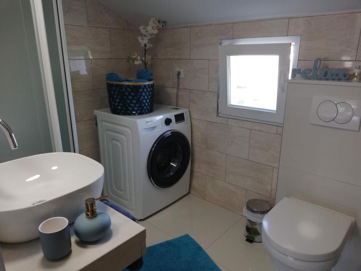 Deep Blue Apartment ポレッチ エクステリア 写真